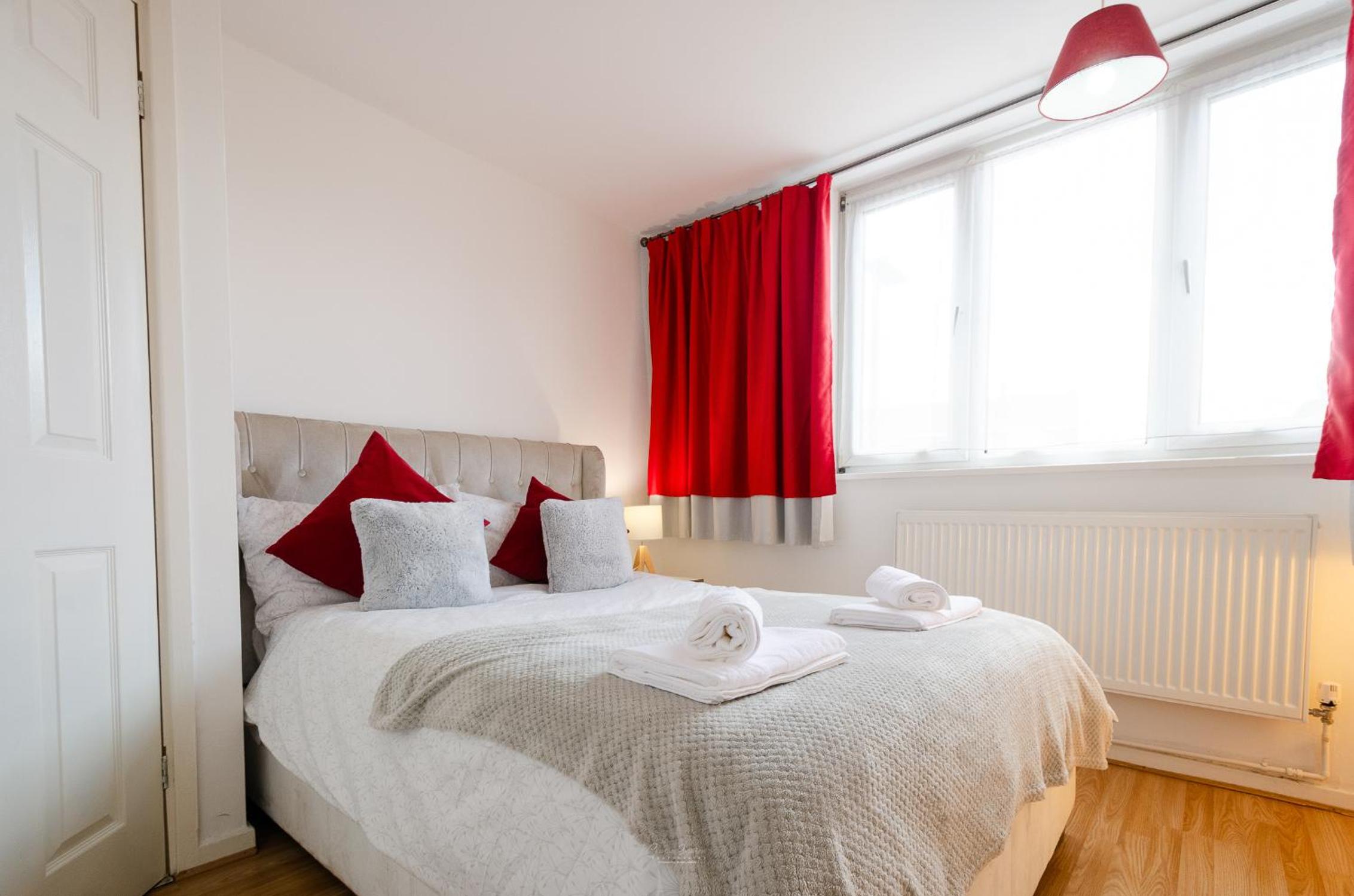Large 1BR with Sofa Bed near O2, ExCeL and Canning Town, Fast WiFi