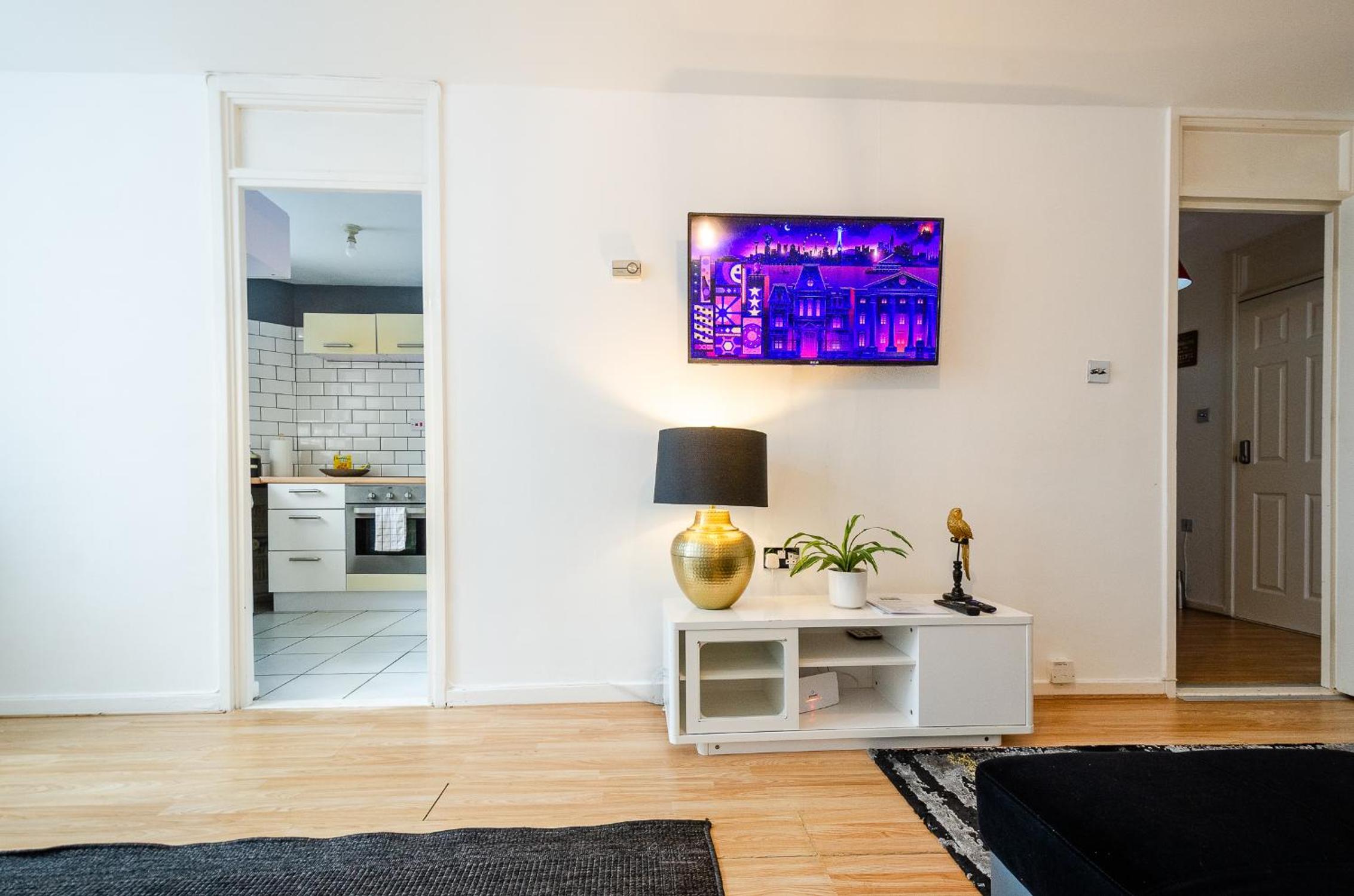 Large 1BR with Sofa Bed near O2, ExCeL and Canning Town, Fast WiFi