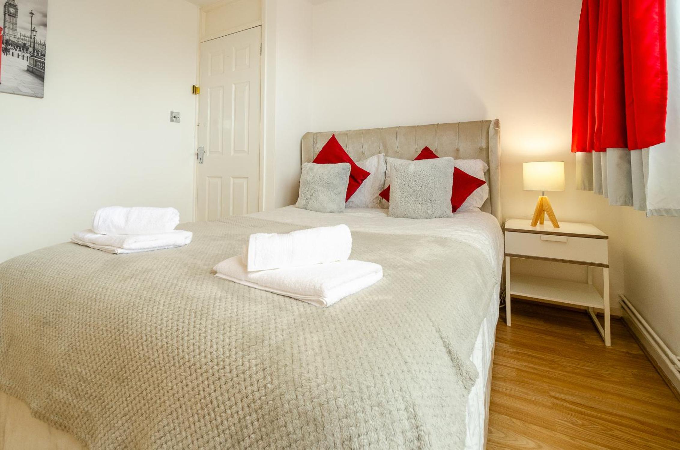 Large 1BR with Sofa Bed near O2, ExCeL and Canning Town, Fast WiFi