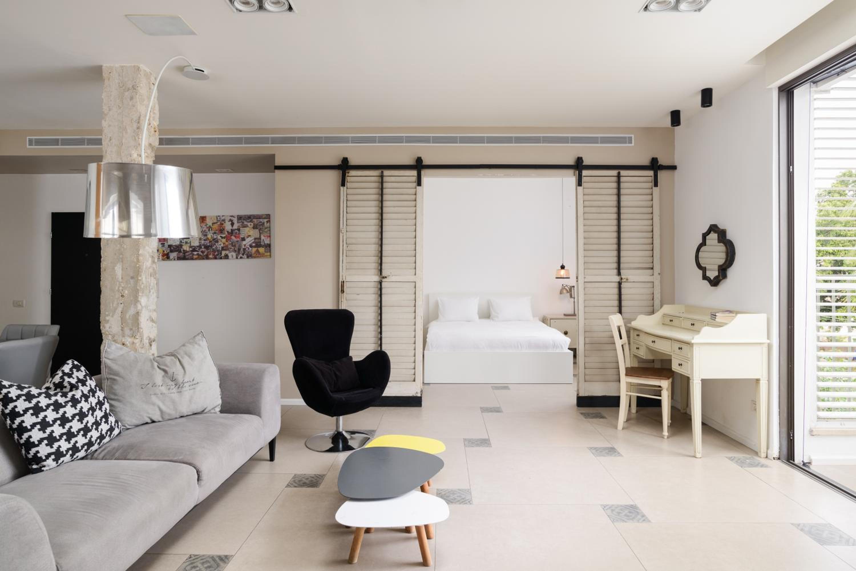 Miklat City Center Apt With Open View By Feelhome view 3