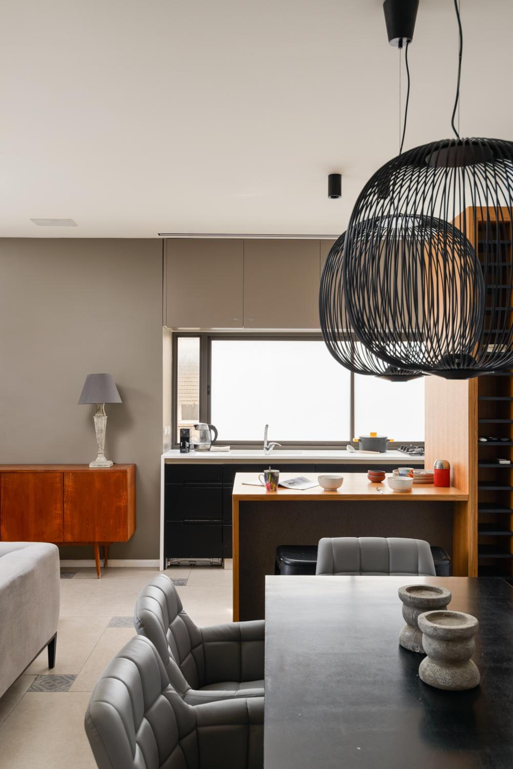 Miklat City Center Apt With Open View By Feelhome view 2