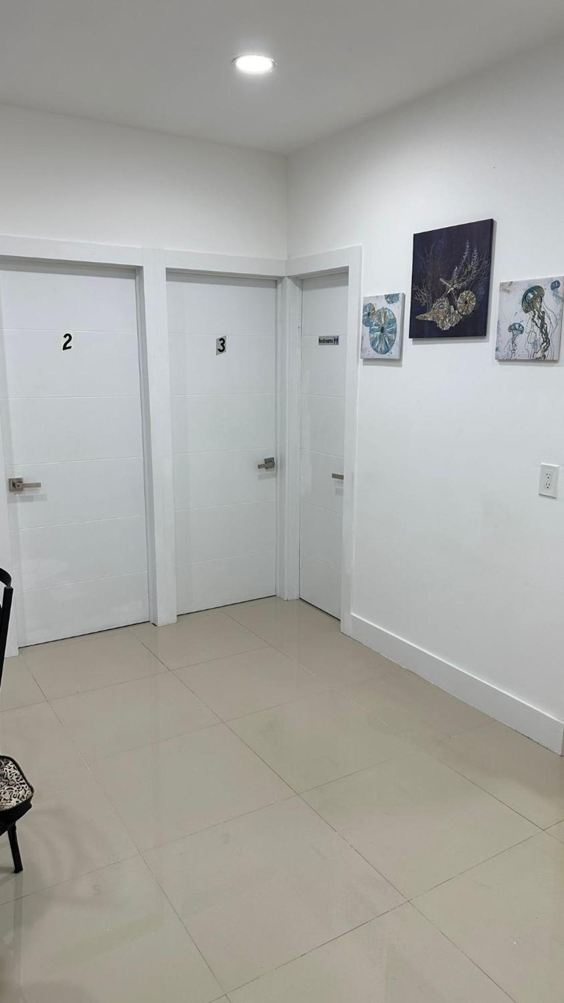 203 Miami Shared Rooms for Men Central Comfortable, Affordable