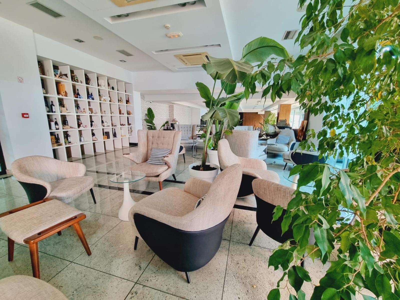 Jona Rooms Podstrana