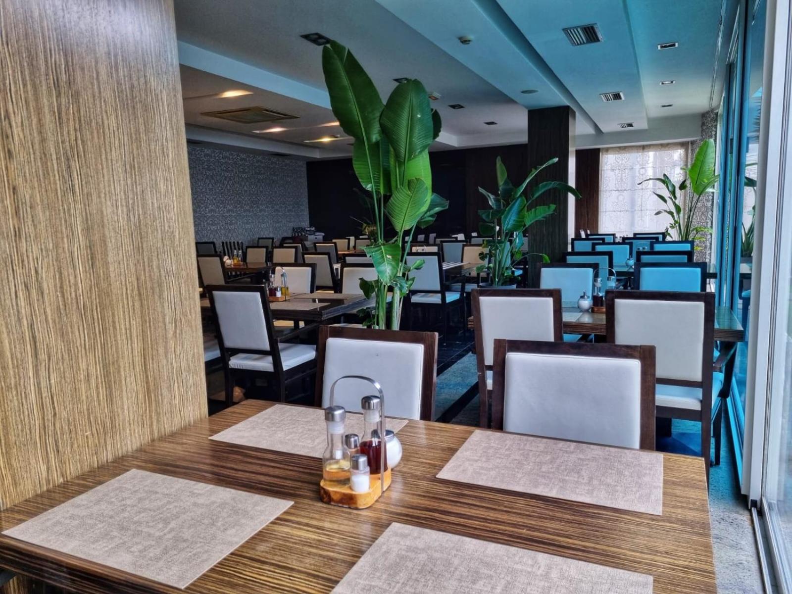 Jona Rooms Podstrana