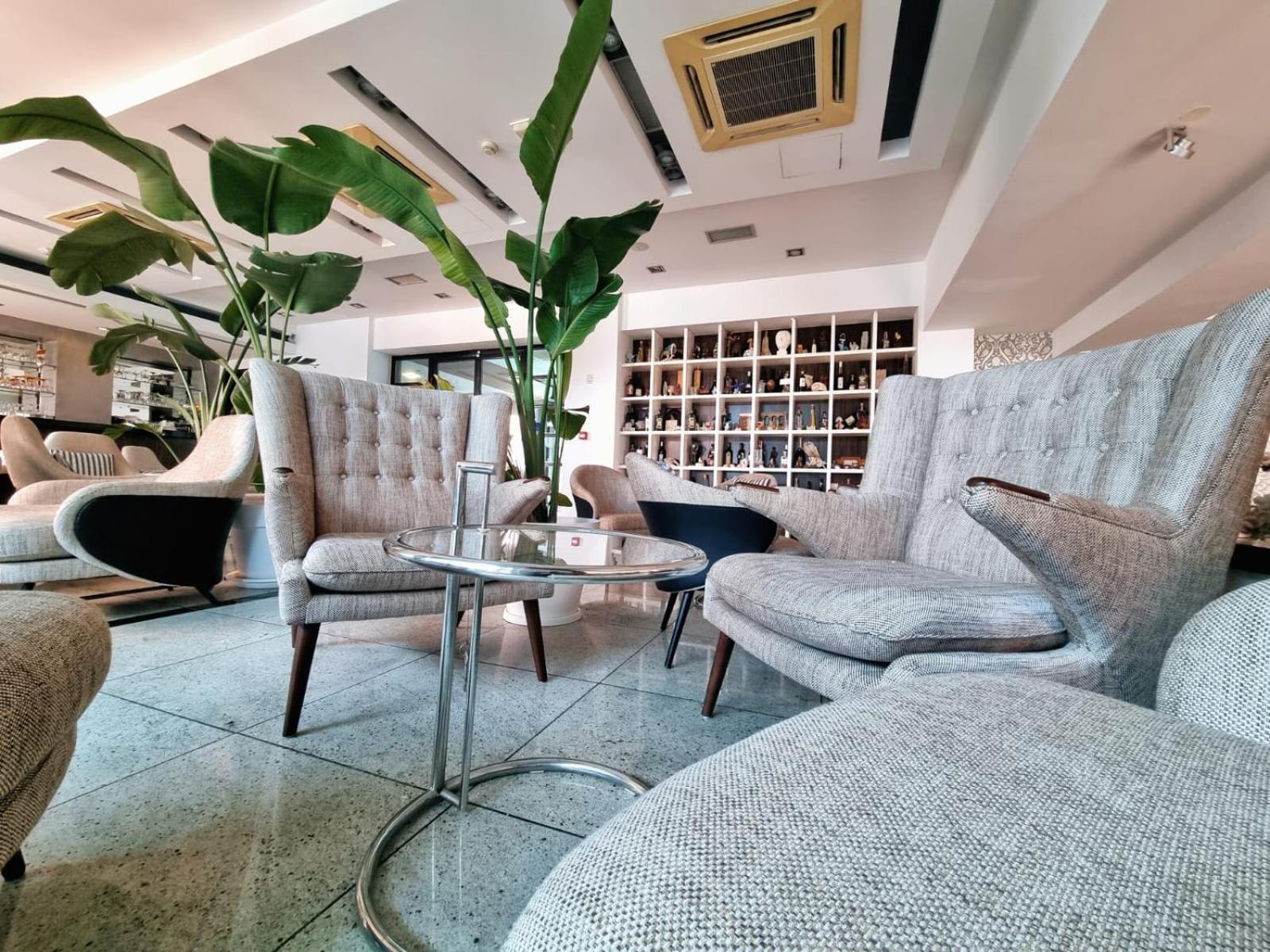 Jona Rooms Podstrana