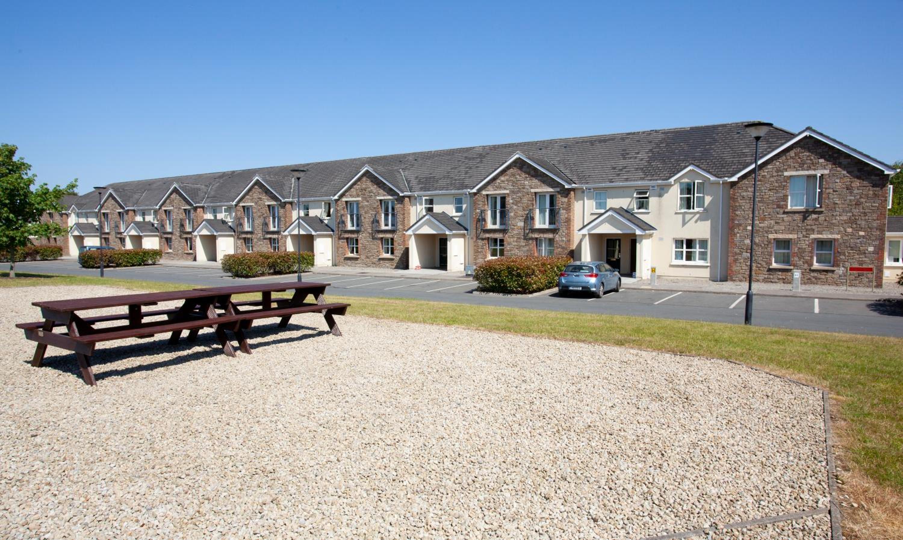 Knightsbrook Hotel Courtyard Accommodation view 3