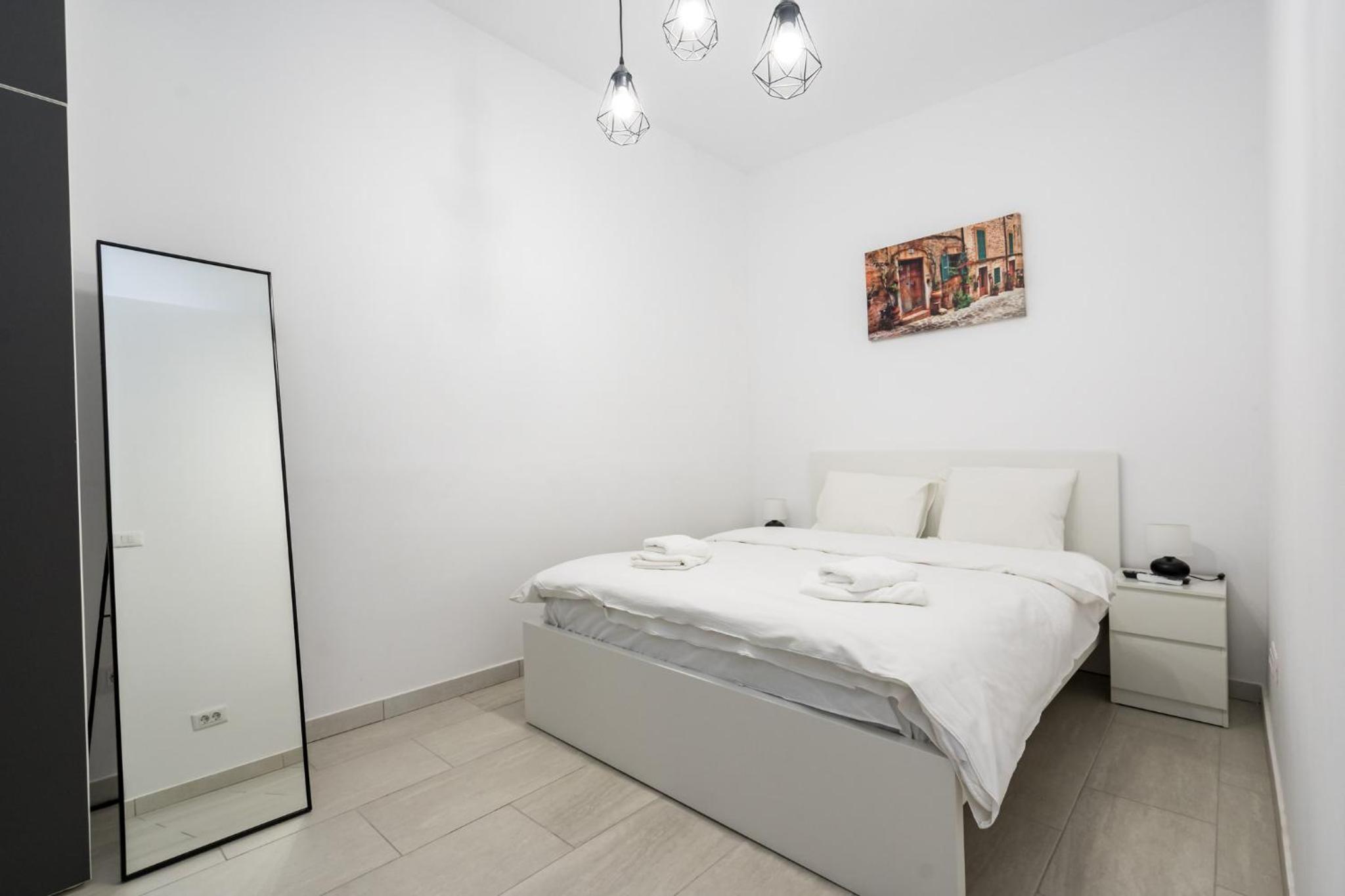 Urban Walls Apartments 5C view 5