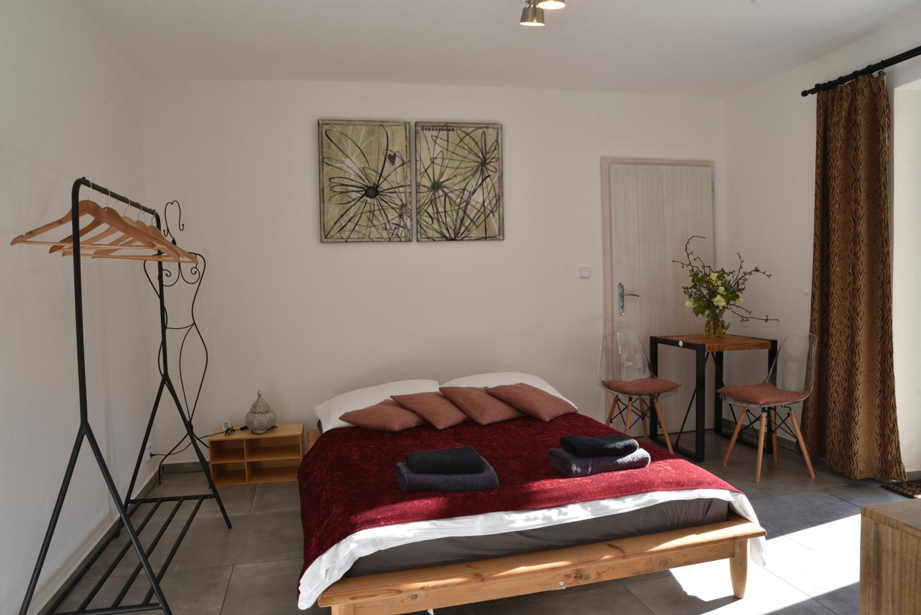 Photo 8