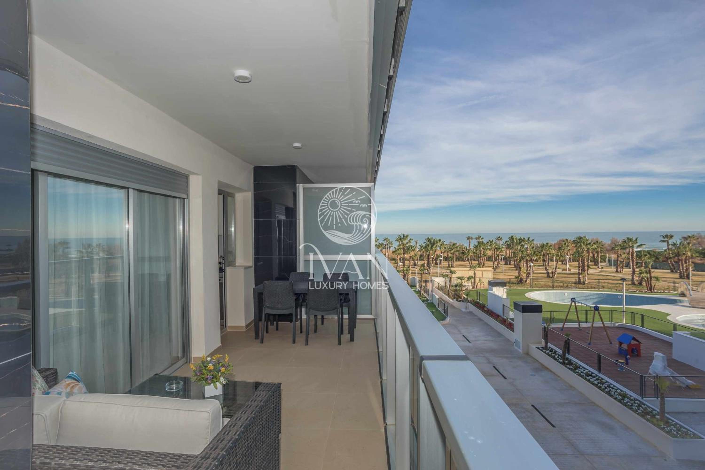 Casa Brisamarina Ivan Luxury Homes 2ªPlta Sur 1ªLínea view 3