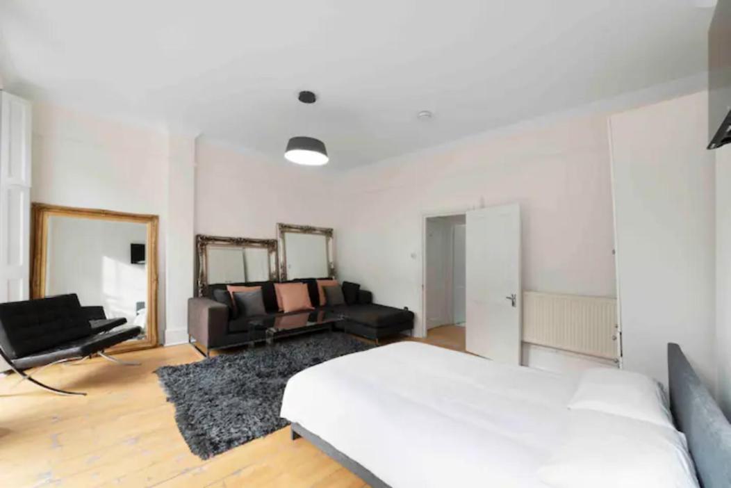 Exclusive Mayfair Apartment Suite view 5