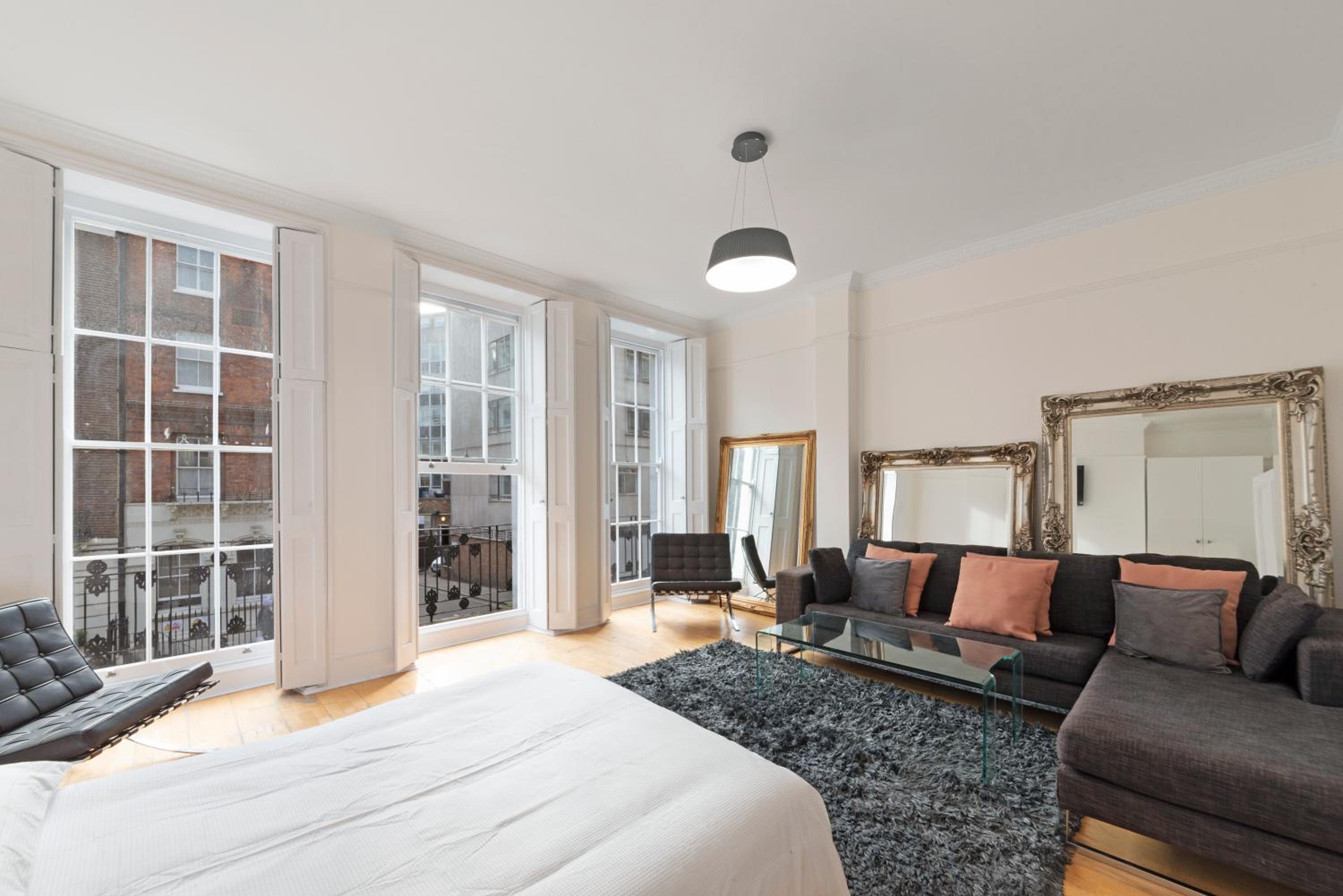 Exclusive Mayfair Apartment Suite view 4