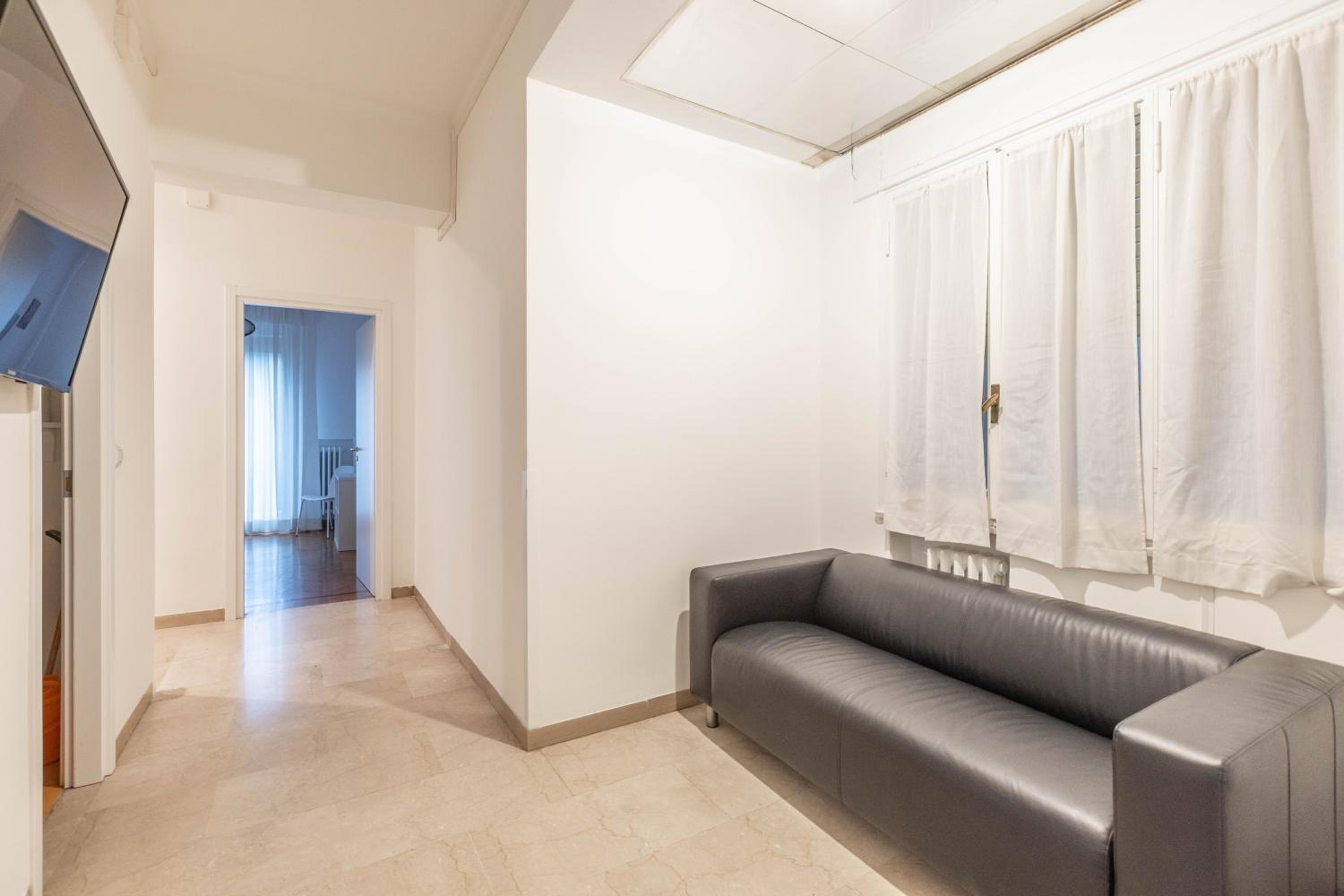 La Finestra sul Centro, Bologna By Short Holidays view 3