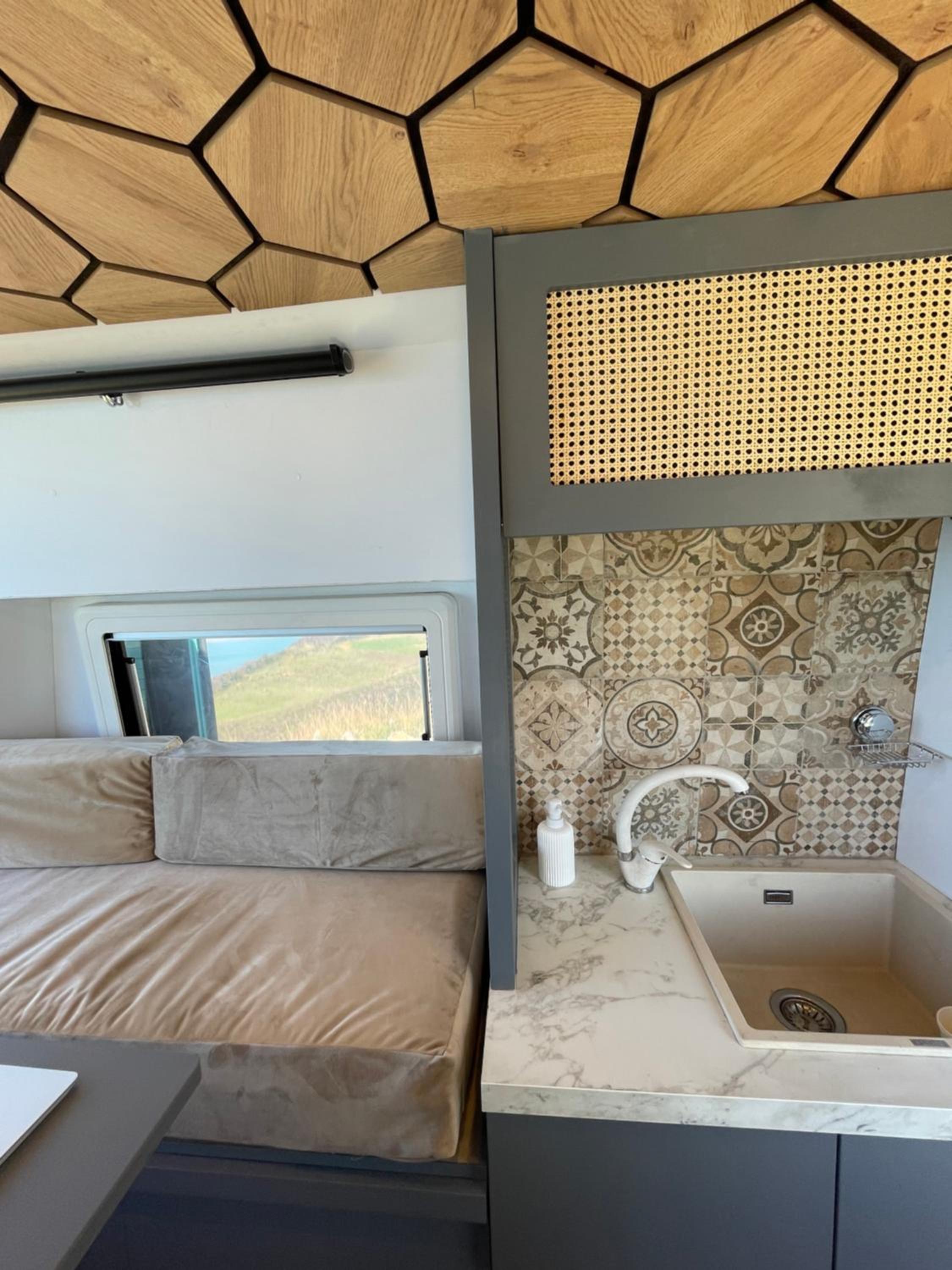 ALvanTURE Premium Camper The Father