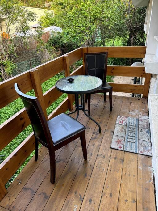 Patio Apartment with BBQ and parking