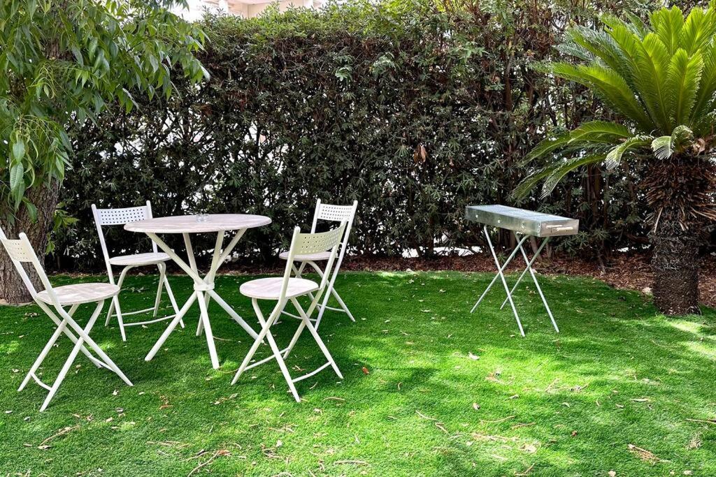Patio Apartment with BBQ and parking