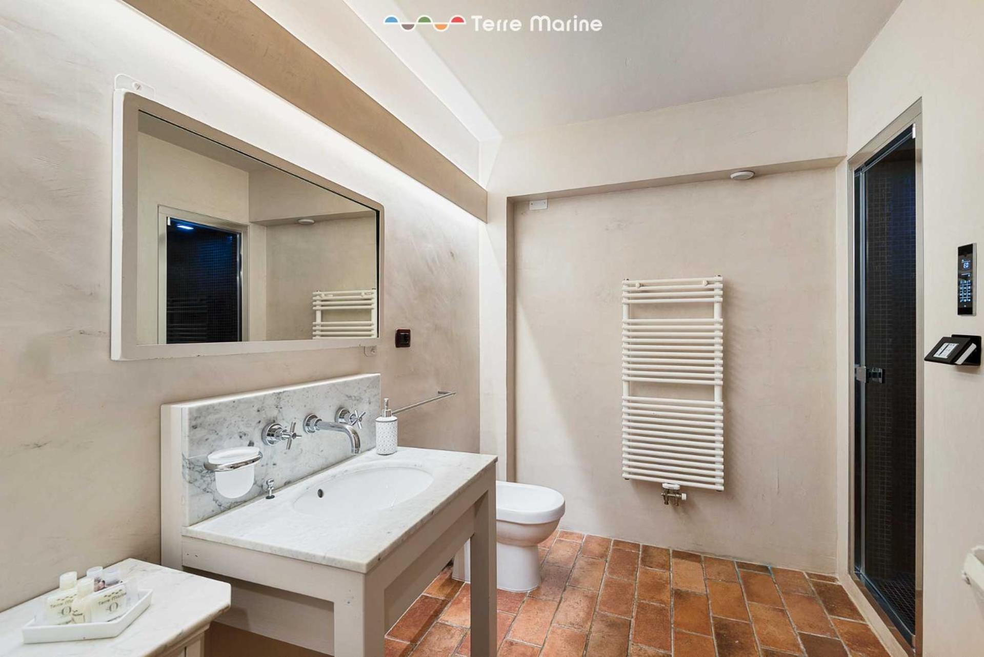 Villa Bianca, Terre Marine