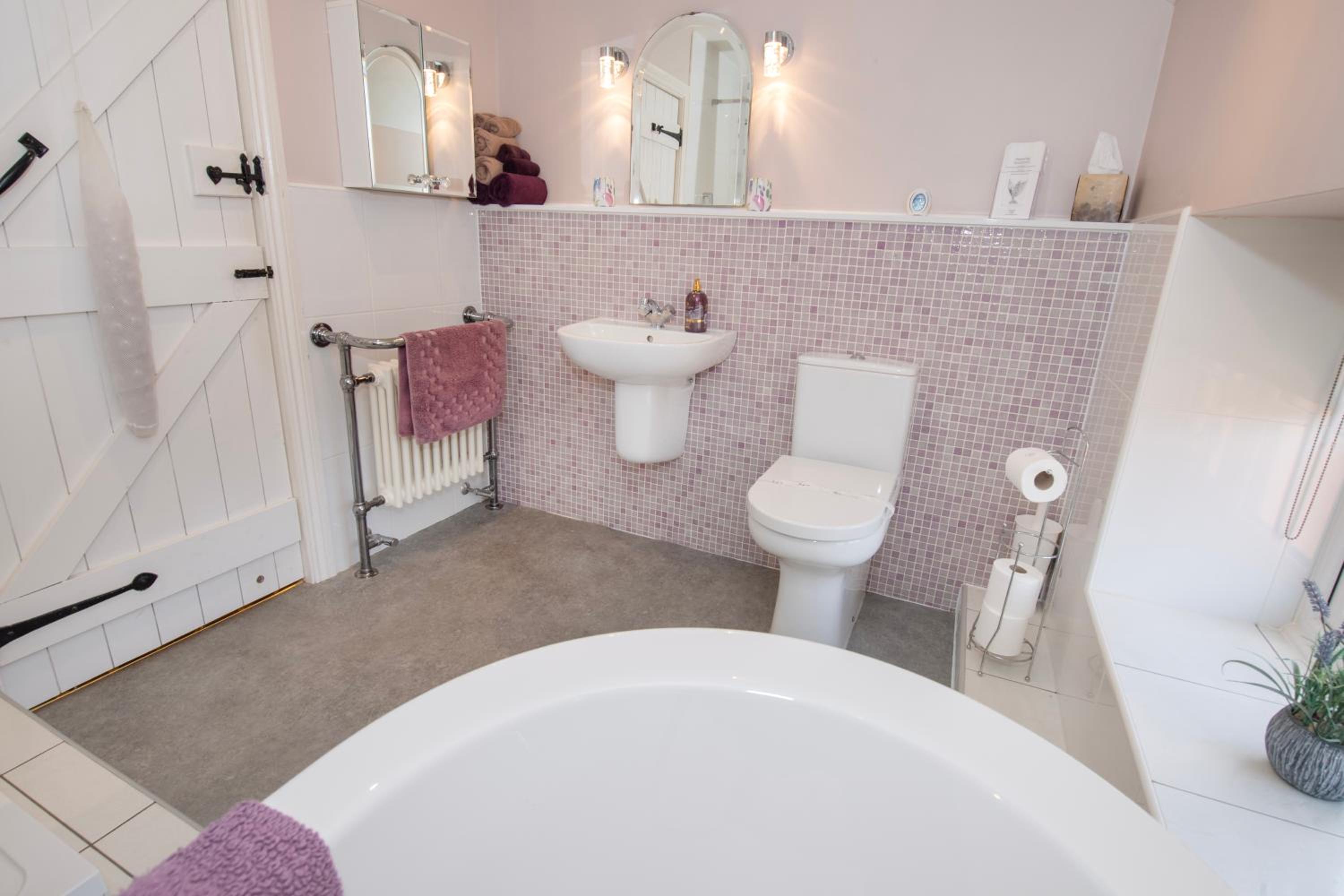 Serene Yorkshire Wolds Cottage Sleeps 6 EV