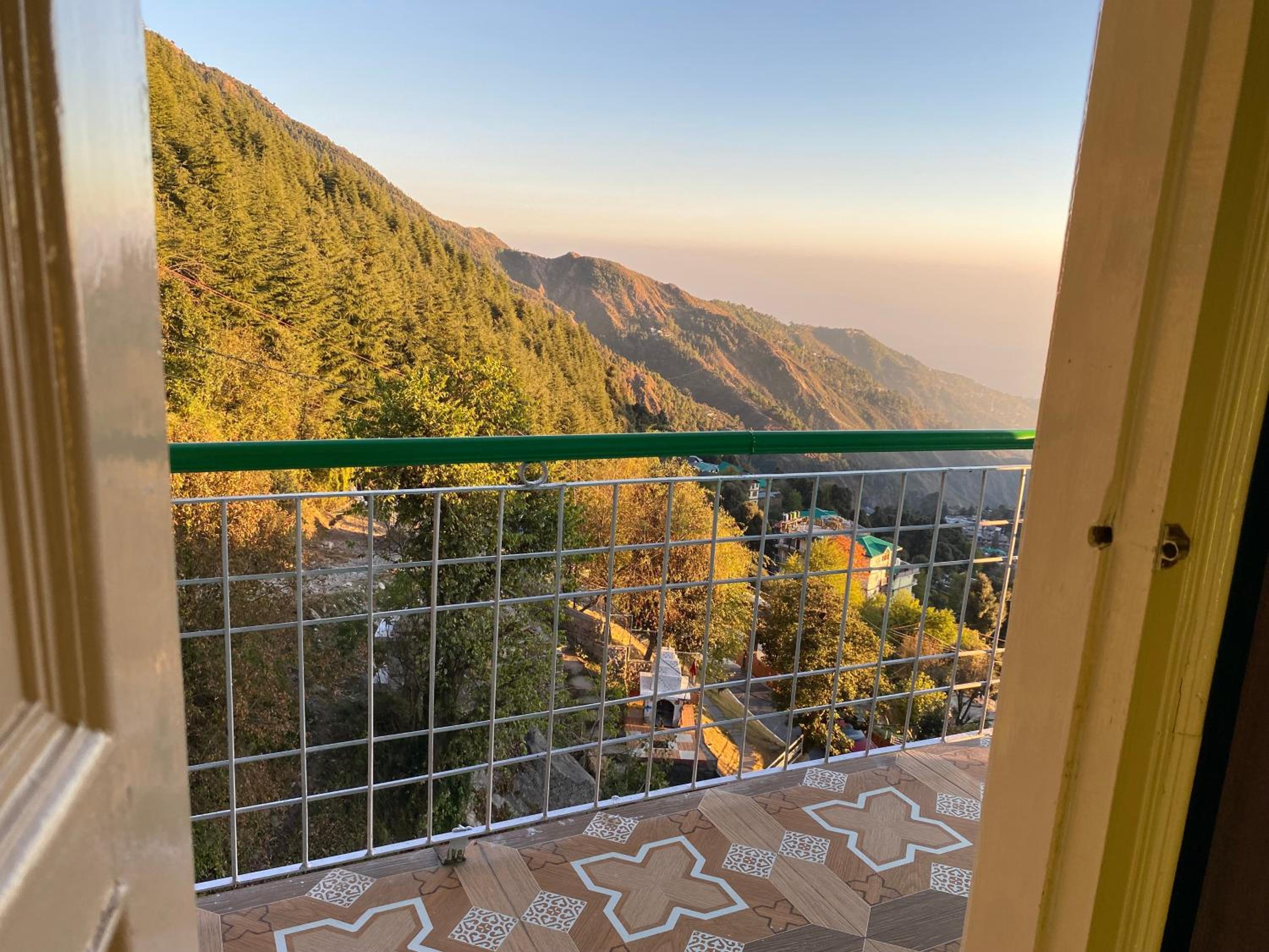 Jagatram Niwas Guesthouse Dharamkot