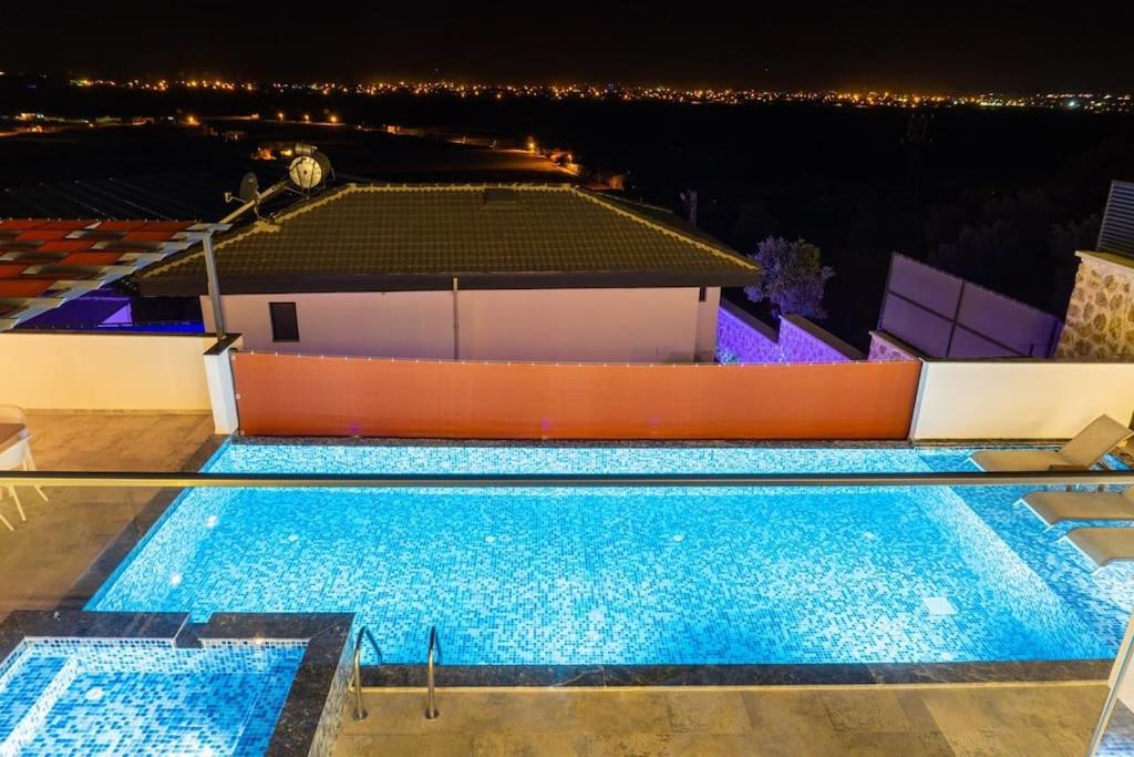 Villa Şira