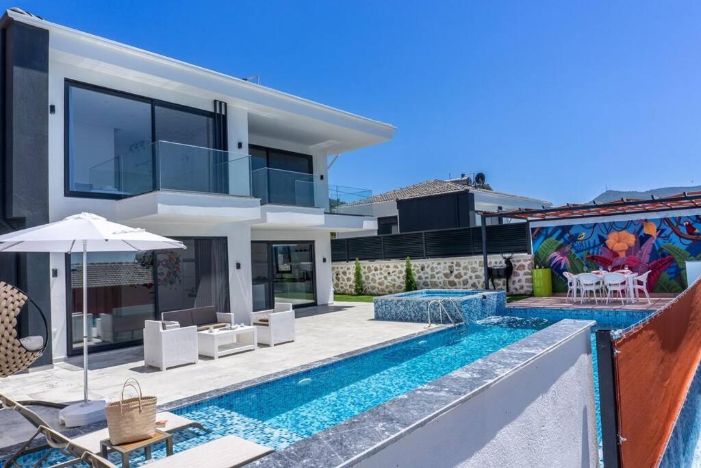 Villa Şira