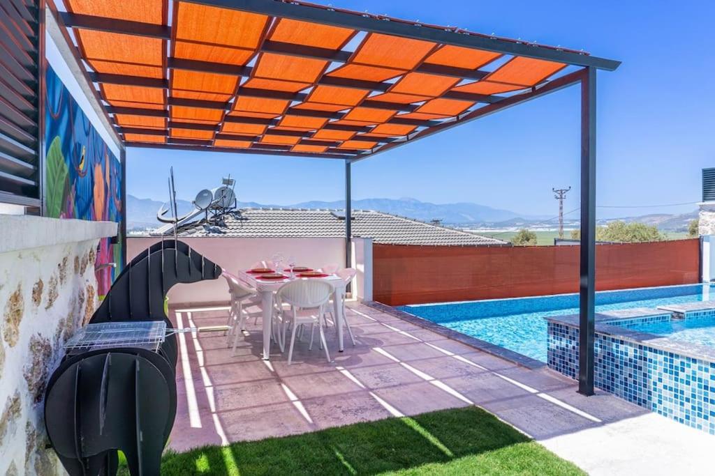 Villa Şira