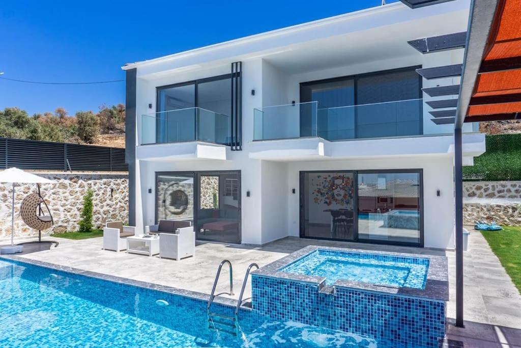 Villa Şira