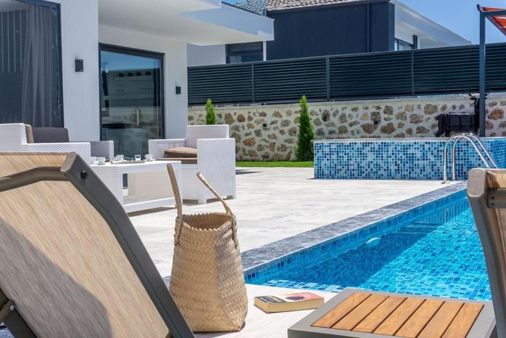 Villa Şira