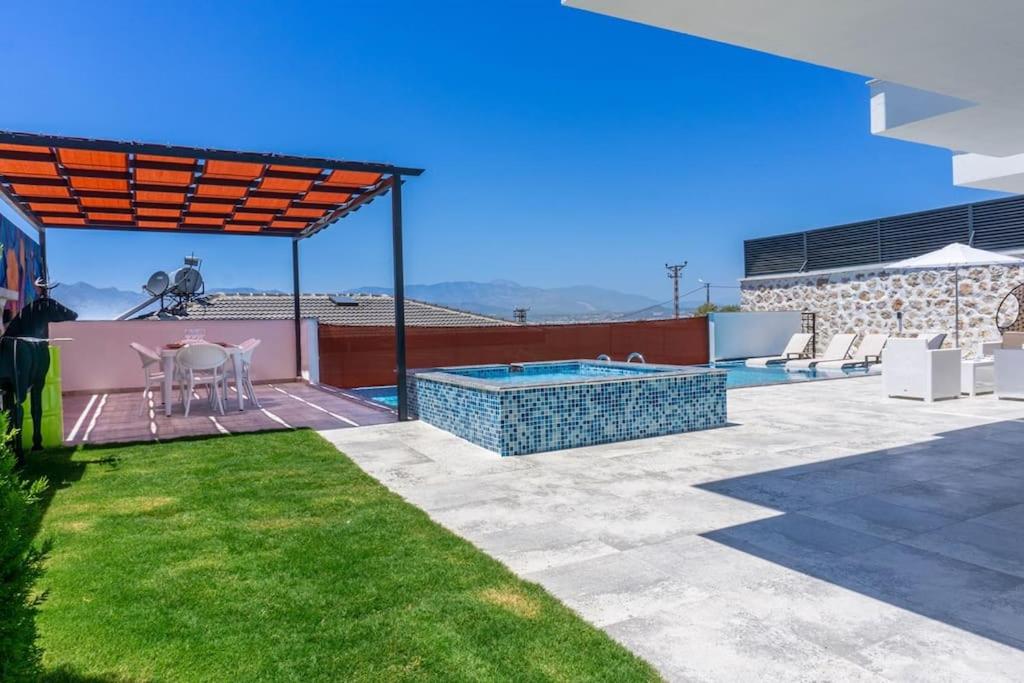 Villa Şira