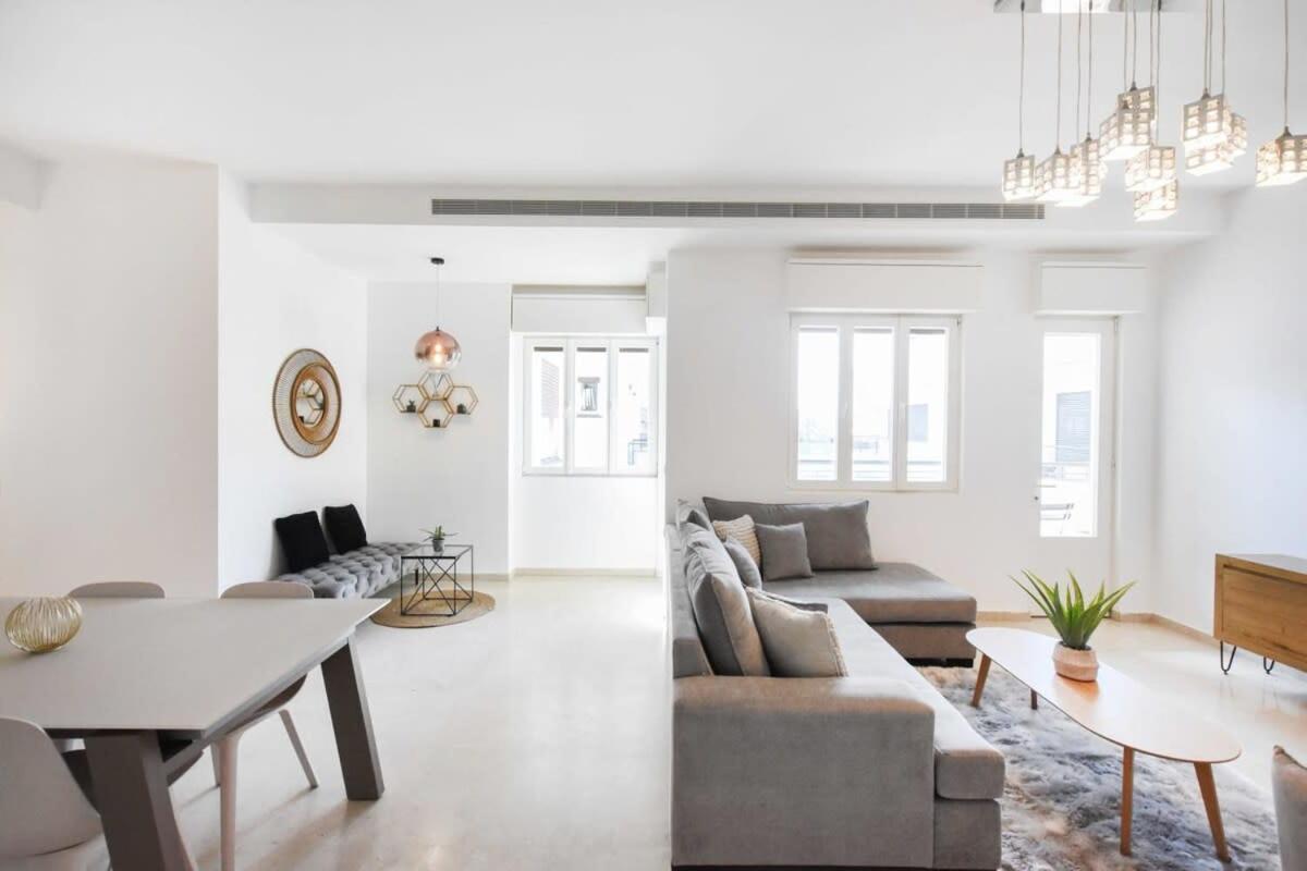 Luxury 2BR Bauhaus on the beach by HolyGuest view 3