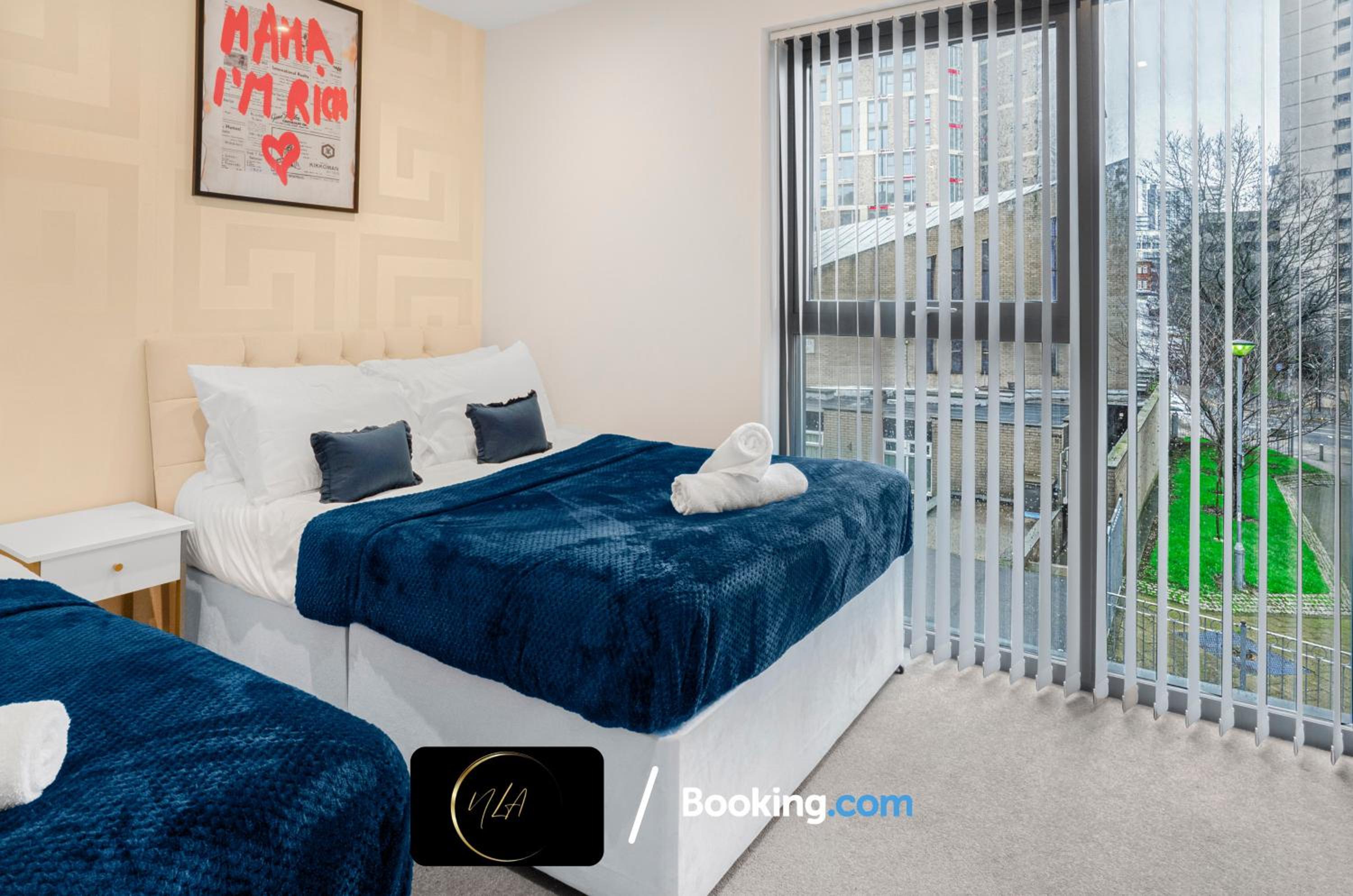 #151 Modern 2-Bed Apartment - Free Parking - Central Birmingham - Sleeps 6 view 3