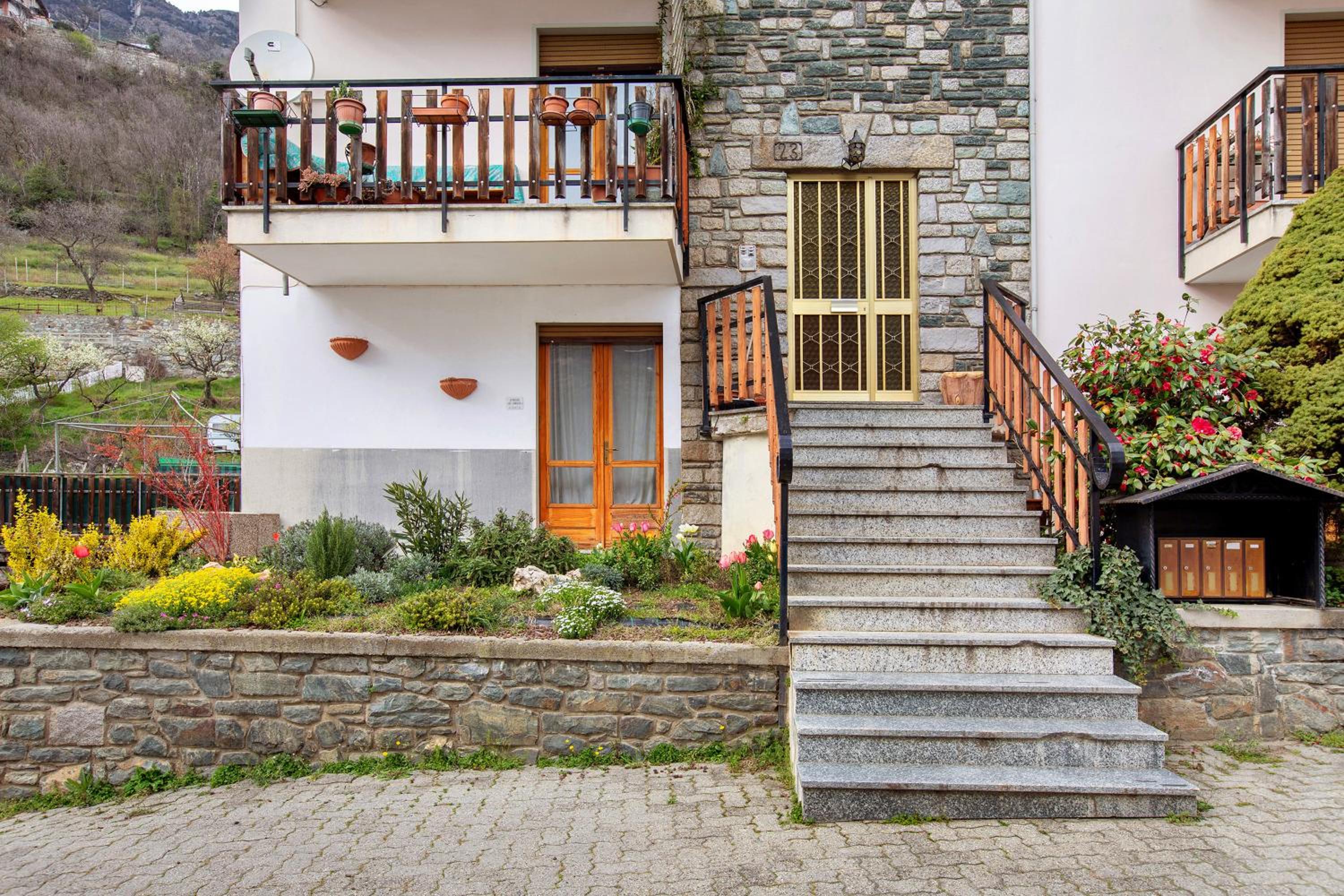La Maison des Jumeaux view 2