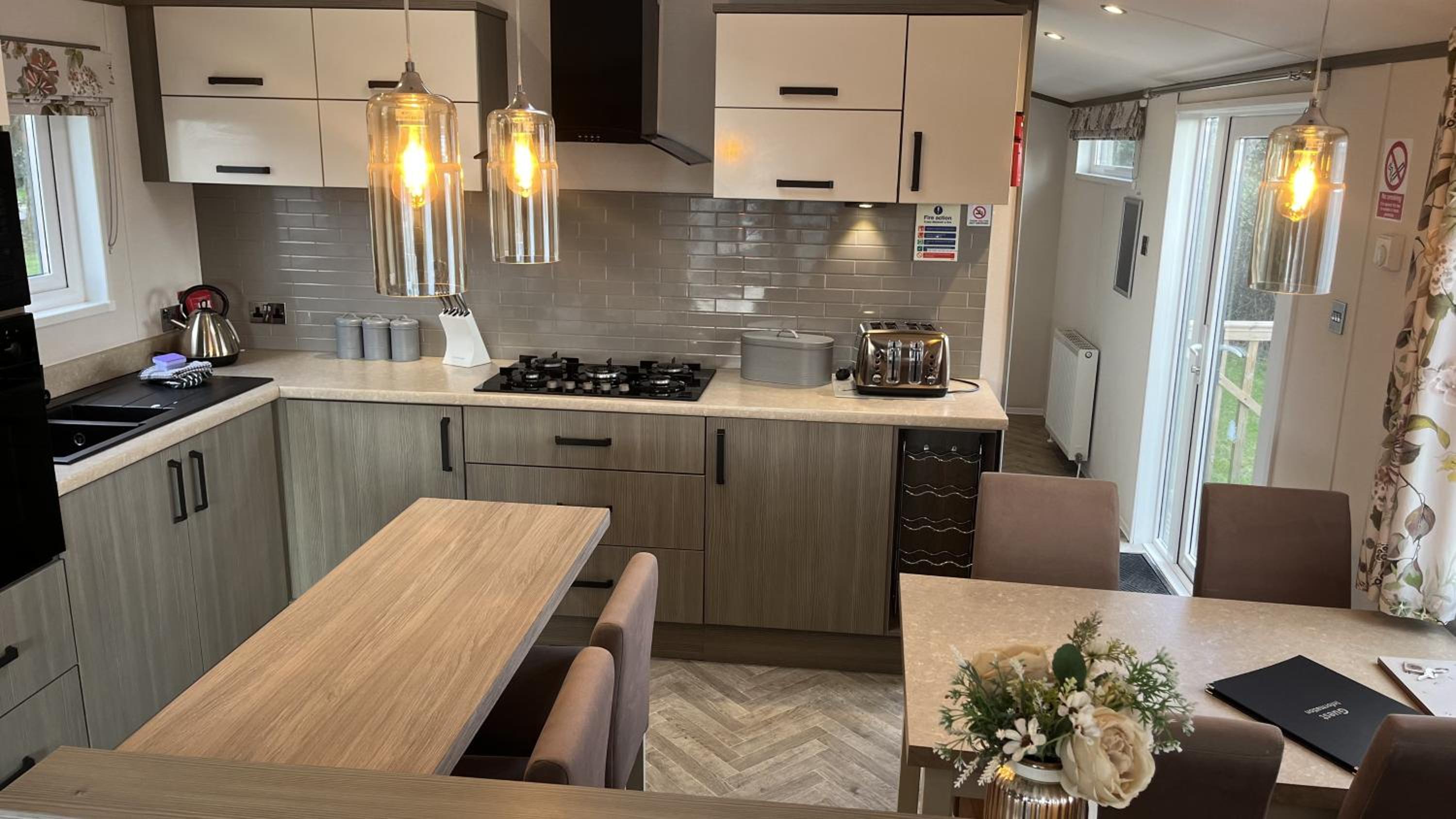 2-Bed Lodge Near Garstang and Poulton-Le-Fylde view 2