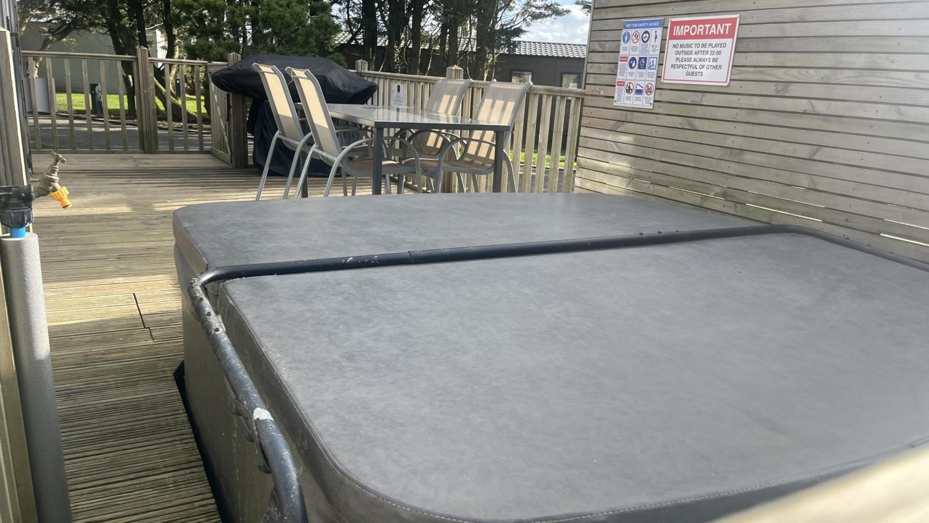 Pet Friendly 2-Bed Lodge near Preston & Blackpool view 3