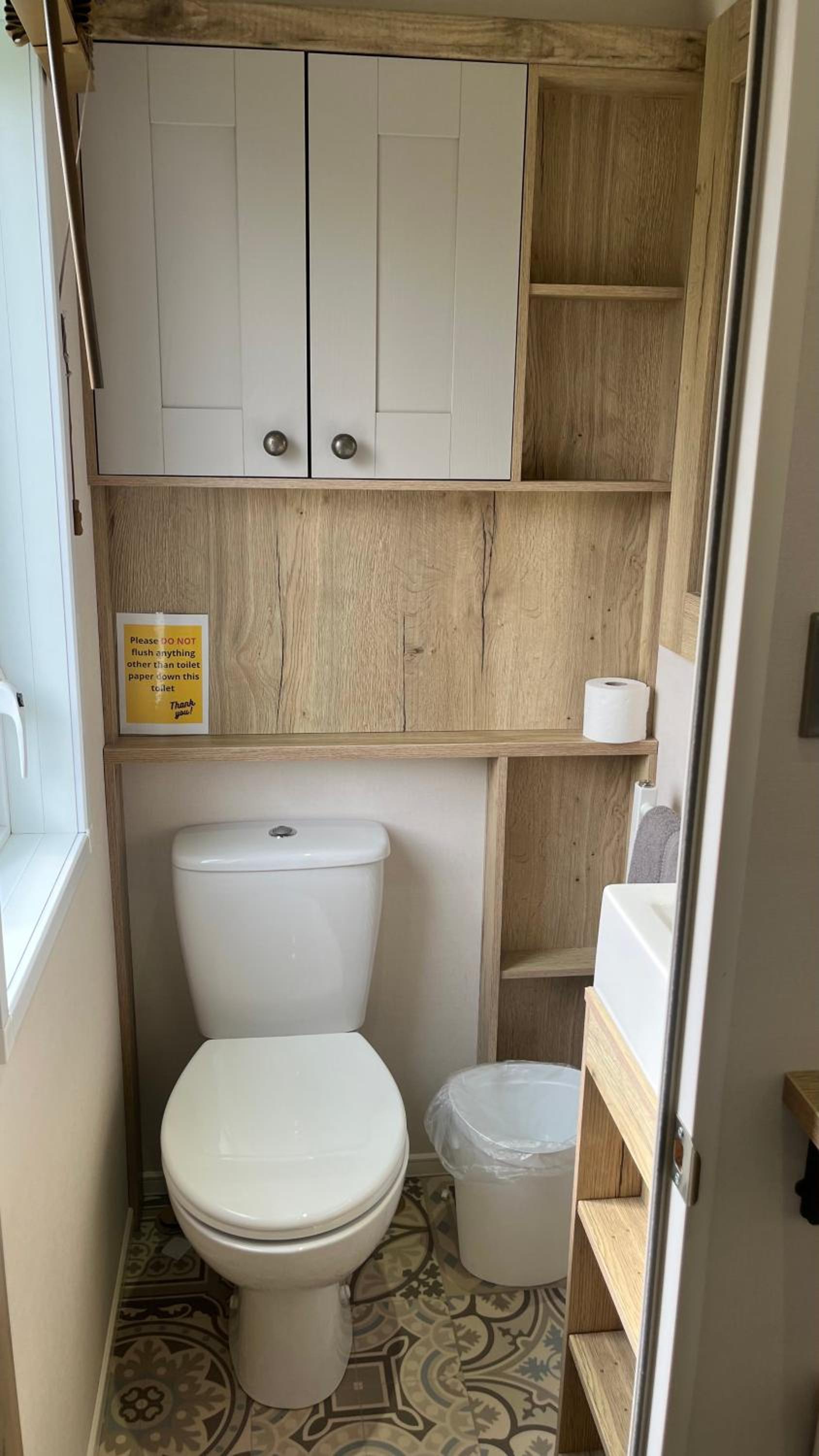 Immaculate 3-Bed Lodge in Out Rawcliffe view 3