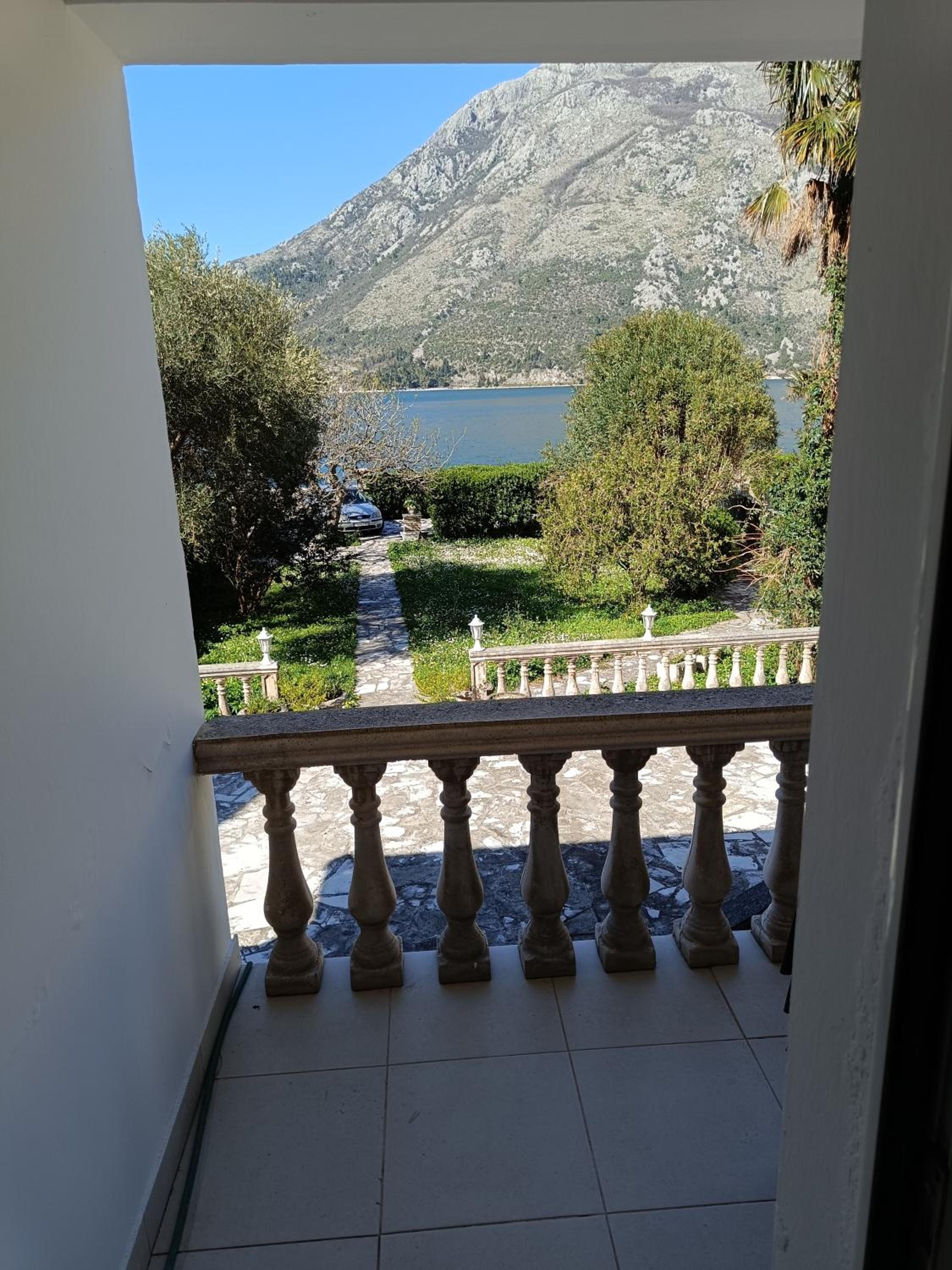 Oliva sea side guest house