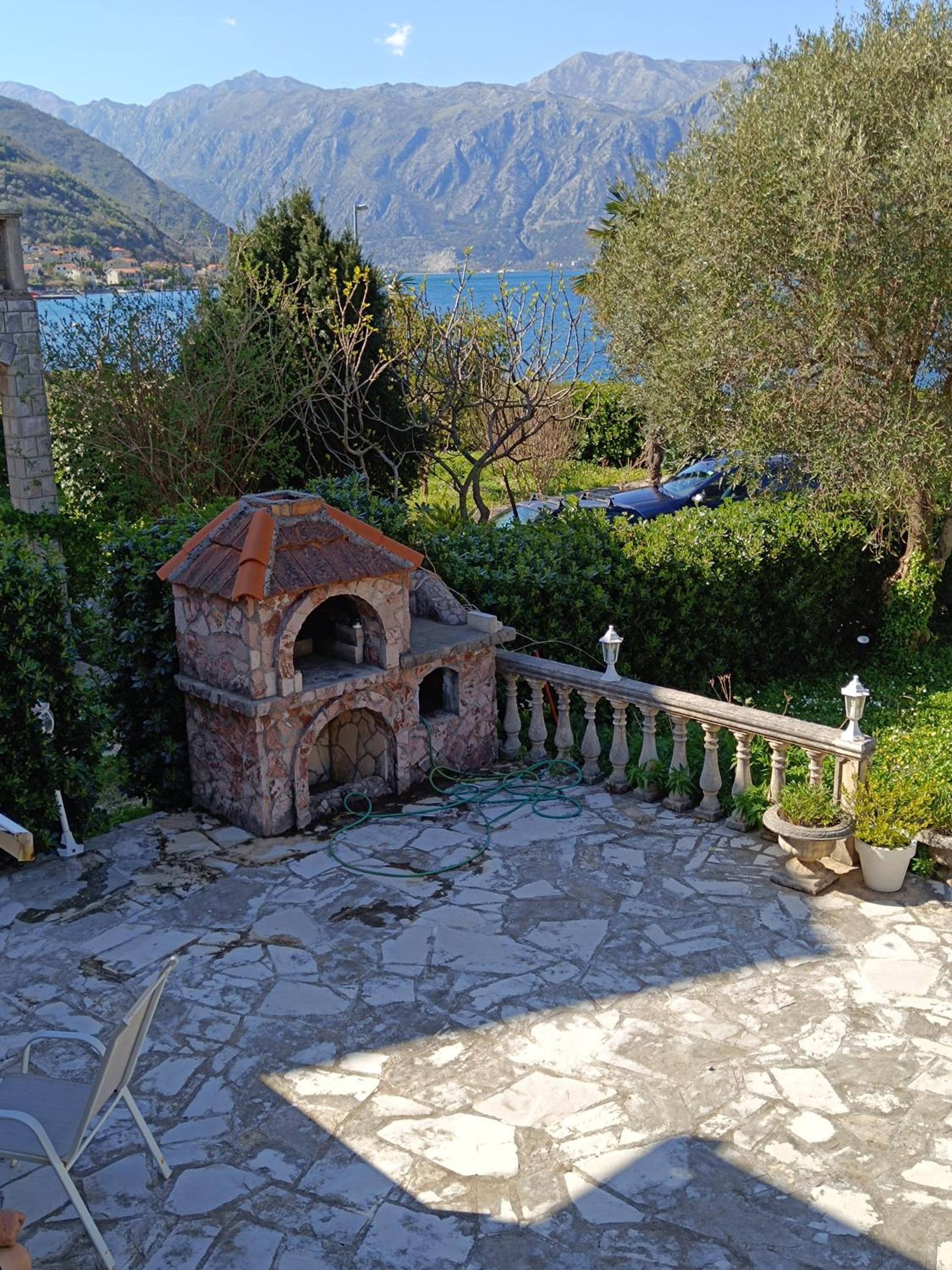Oliva sea side guest house