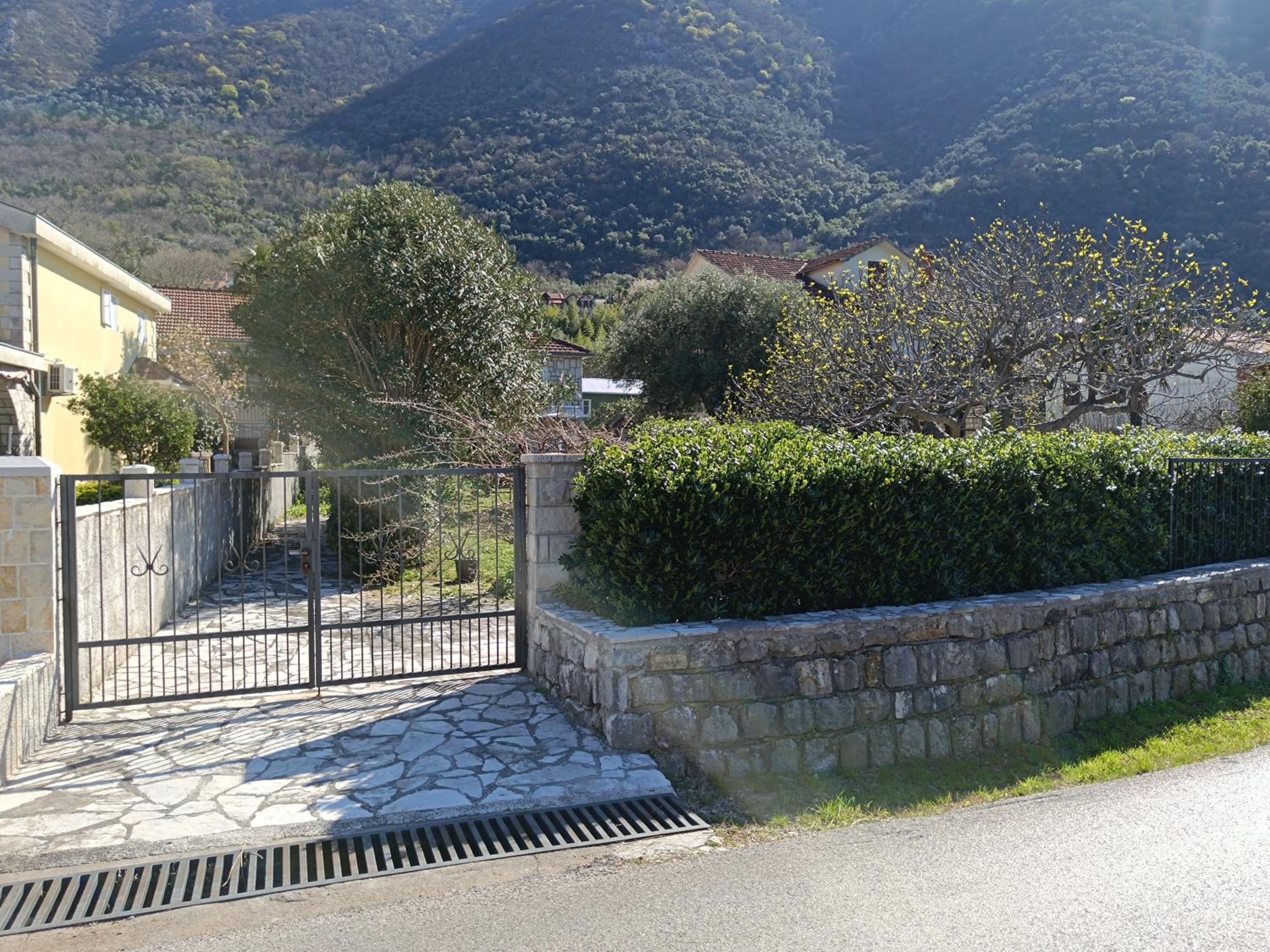 Oliva sea side guest house