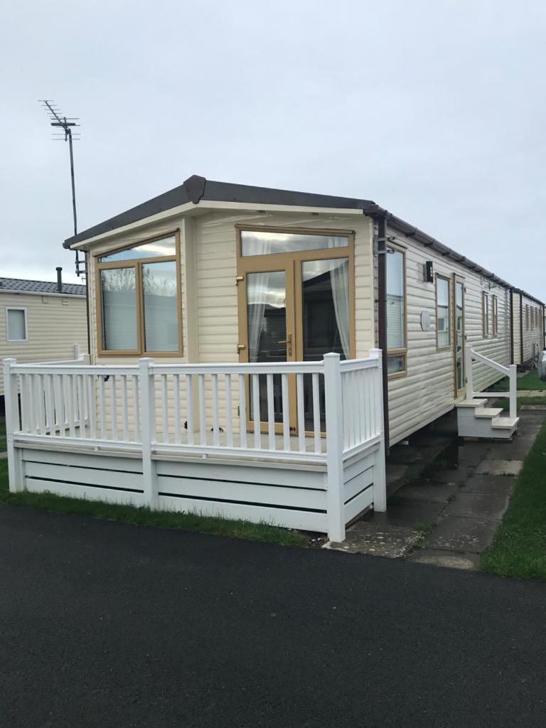 Lyons Robin Hood Rhyl North wales six berth caravan choice of two available