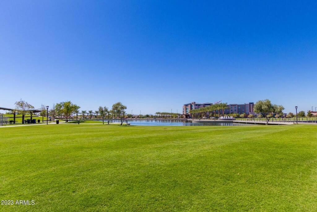 Luxurious 2-Bed/2.5 Bath Townhome view 3