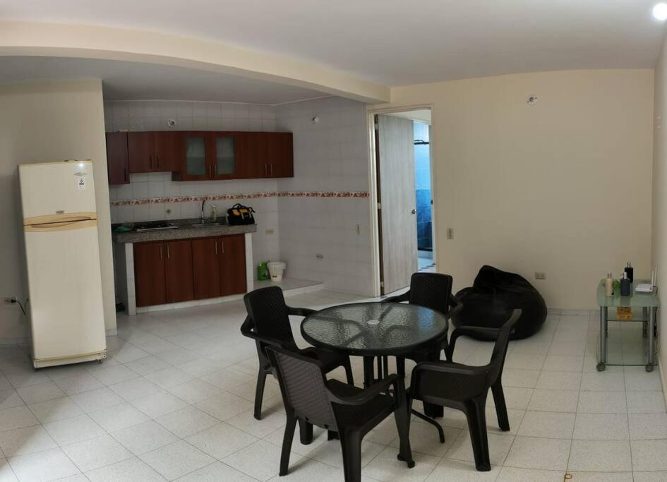 Apartamento con excelente ubicación y parqueadero