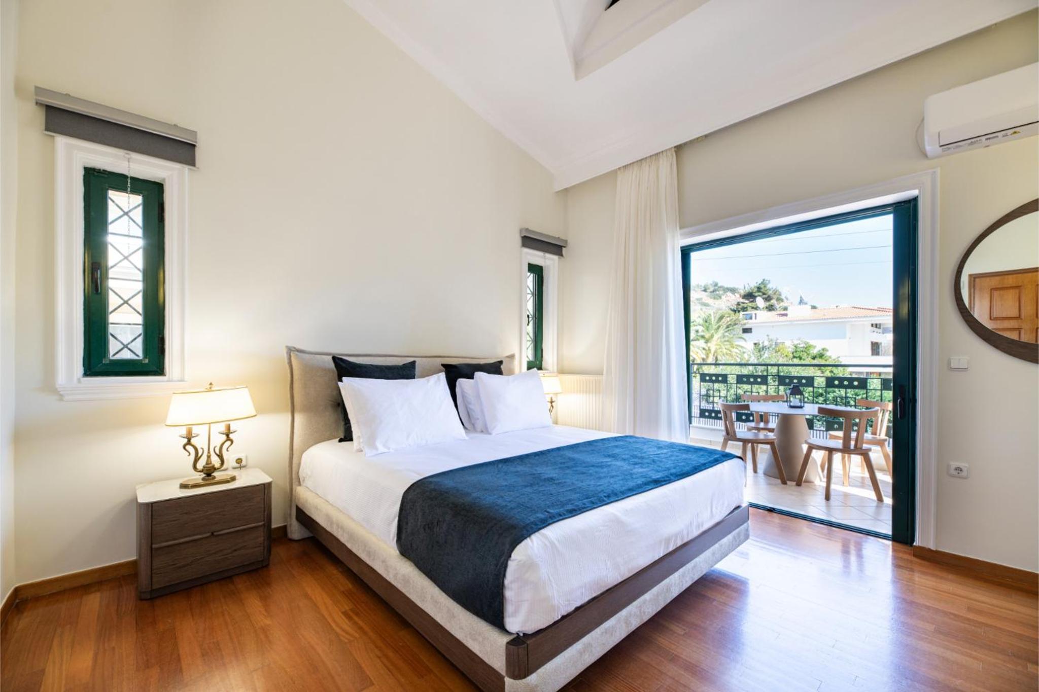 Vouliagmeni Athenian Riviera Villa