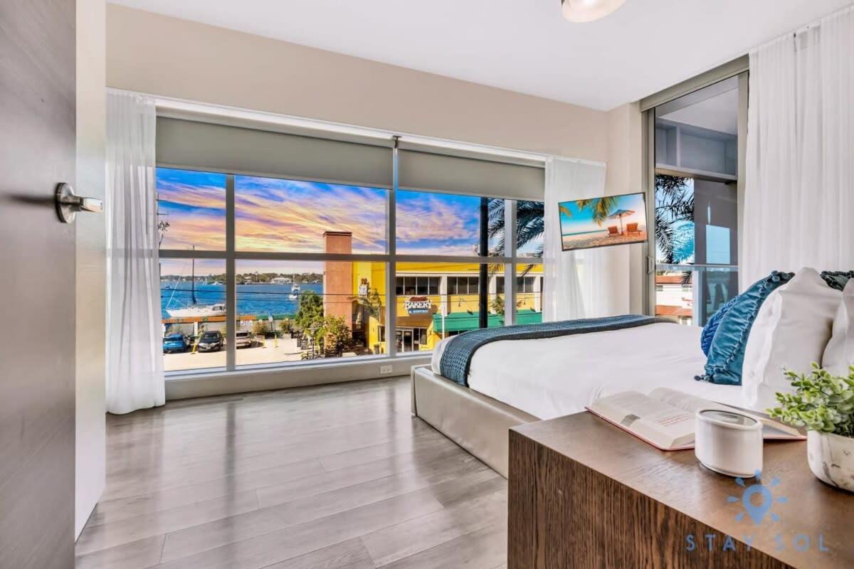 Hotel Apartment with Bay View Balcony - Pool - Up To 6 - Gym - Image 1