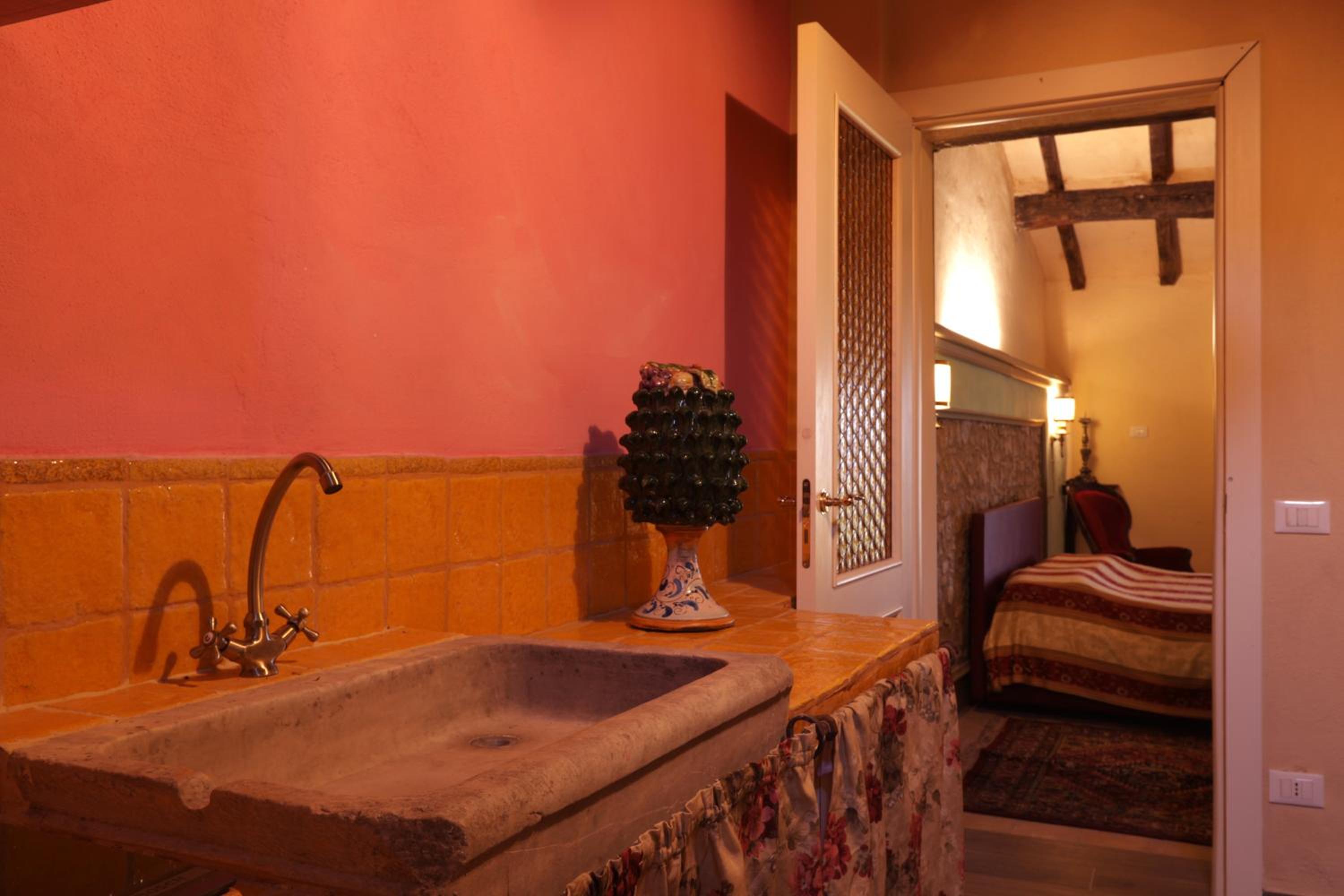BORGO VILLA VALENTINI