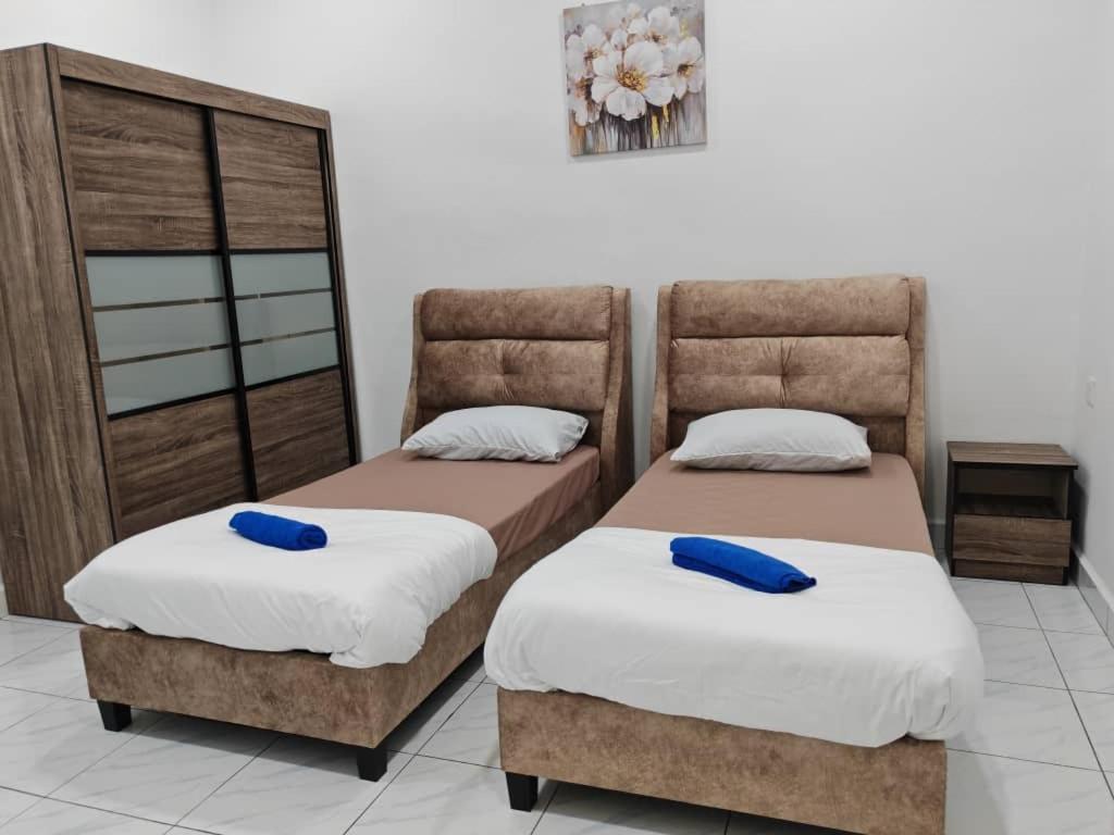 Favourite Homestay Melaka - 8Pax,4BR,4Bath photo 8