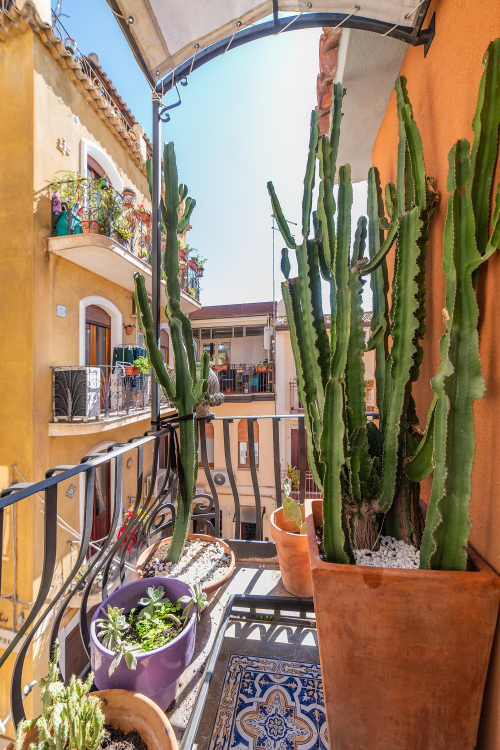 Cascabella Taormina