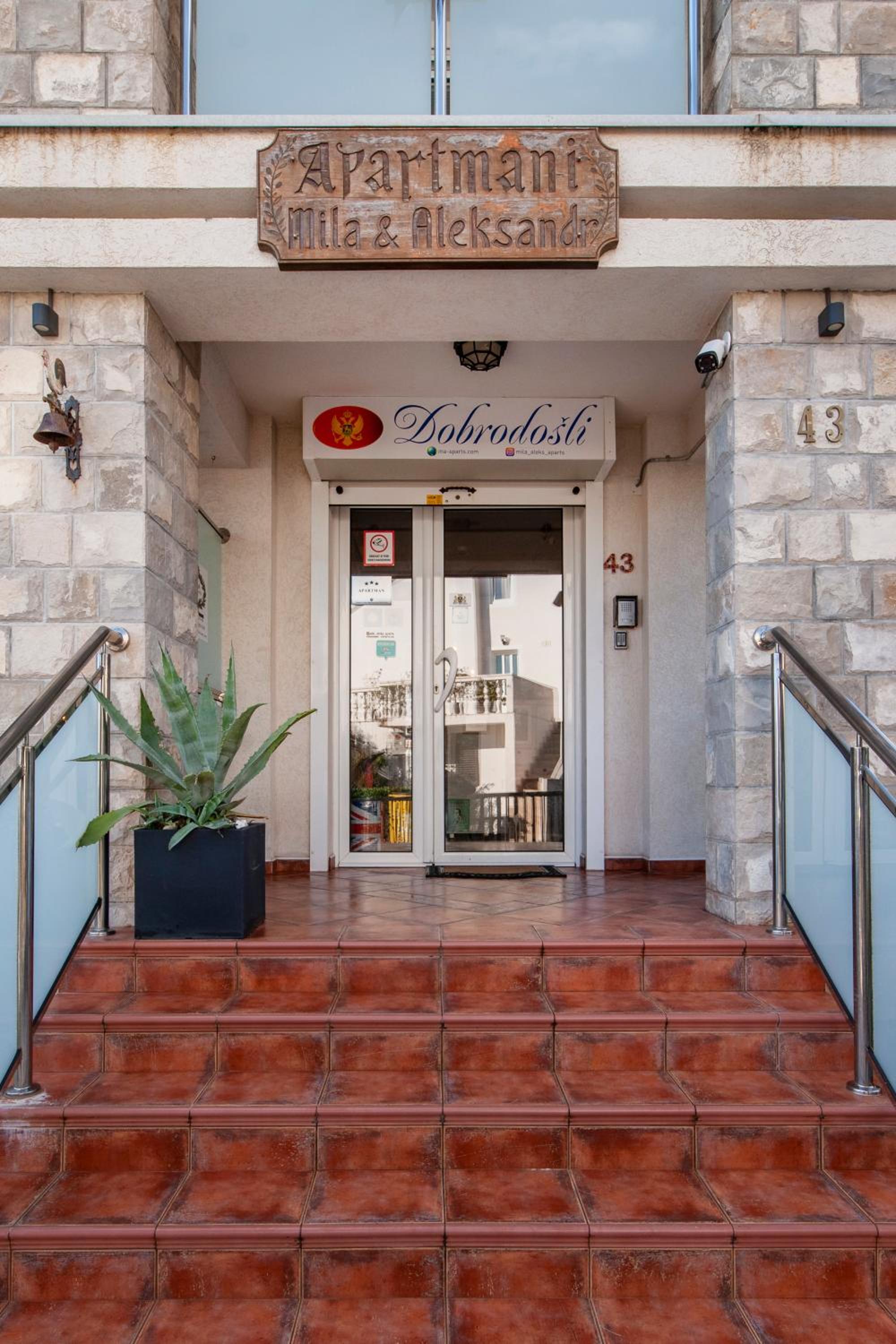Mila & Aleksandr Apartments