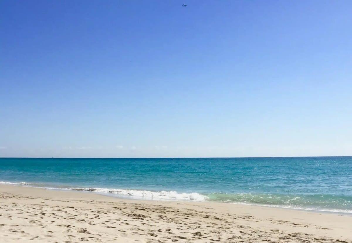 Beachside Bliss: 1BR Retreat Amenities