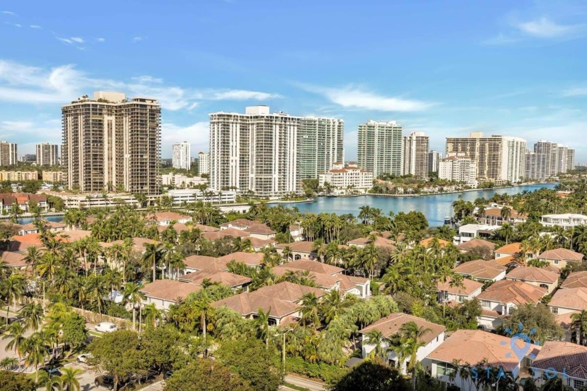 Beachside Bliss: 1BR Retreat Amenities