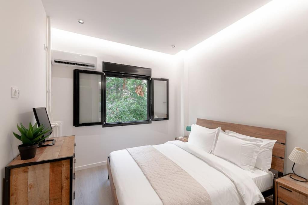 Stylish Urban Hideaway Near Athens Center & Metro photo 3