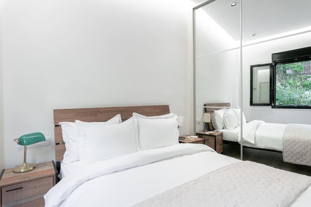 Stylish Urban Hideaway Near Athens Center & Metro photo 5